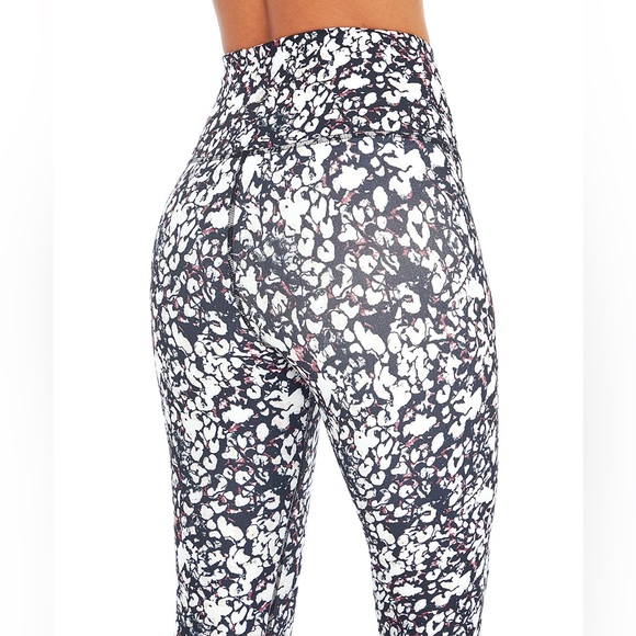 Balance Collection Contender Lux | Zinfindel Animal Speckle Ankle Leggings | Lg - Picture 4 of 11